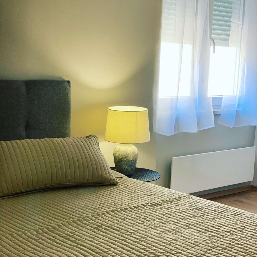 Apartments Fantasia Pula Exterior photo
