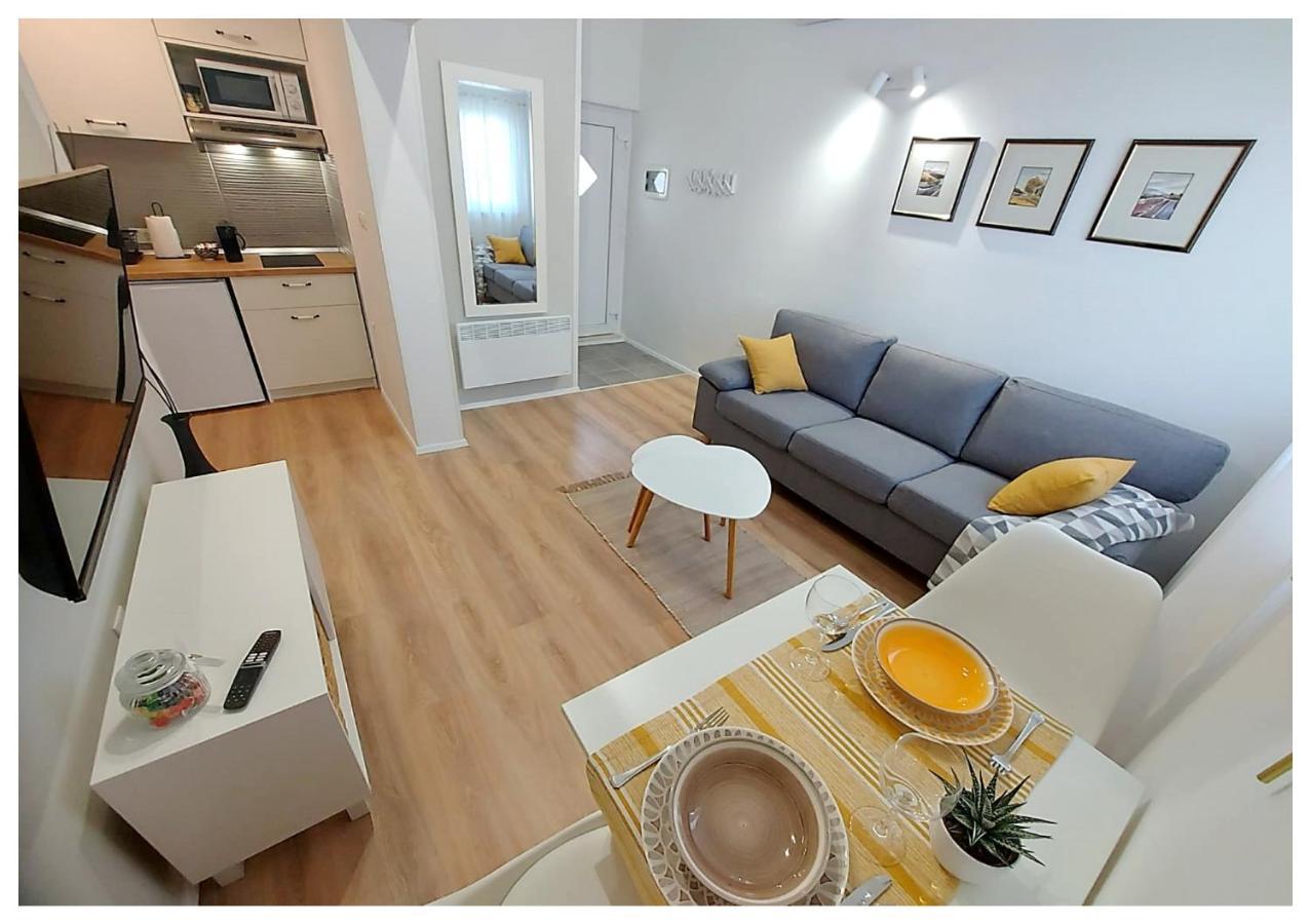 Apartments Fantasia Pula Exterior photo