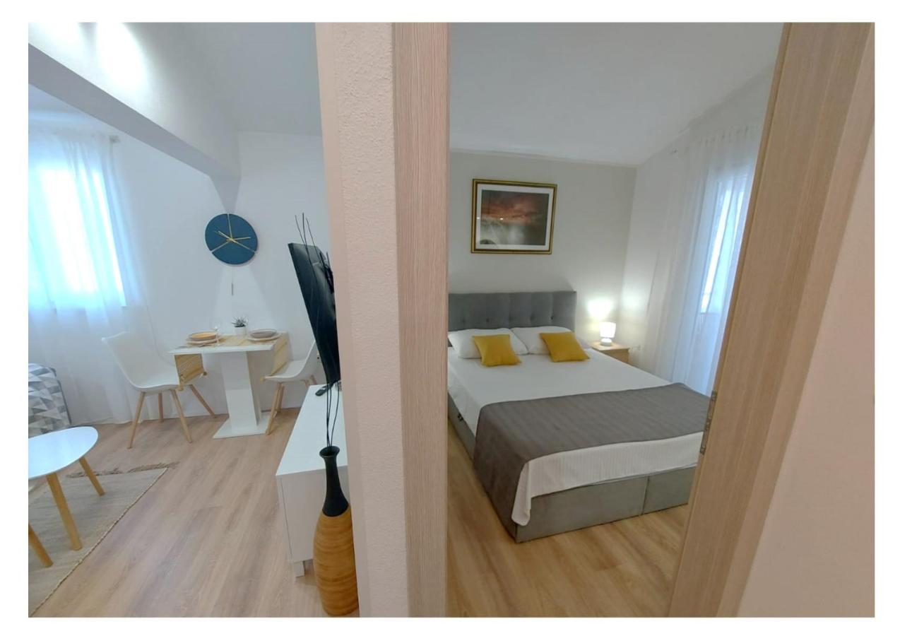 Apartments Fantasia Pula Exterior photo