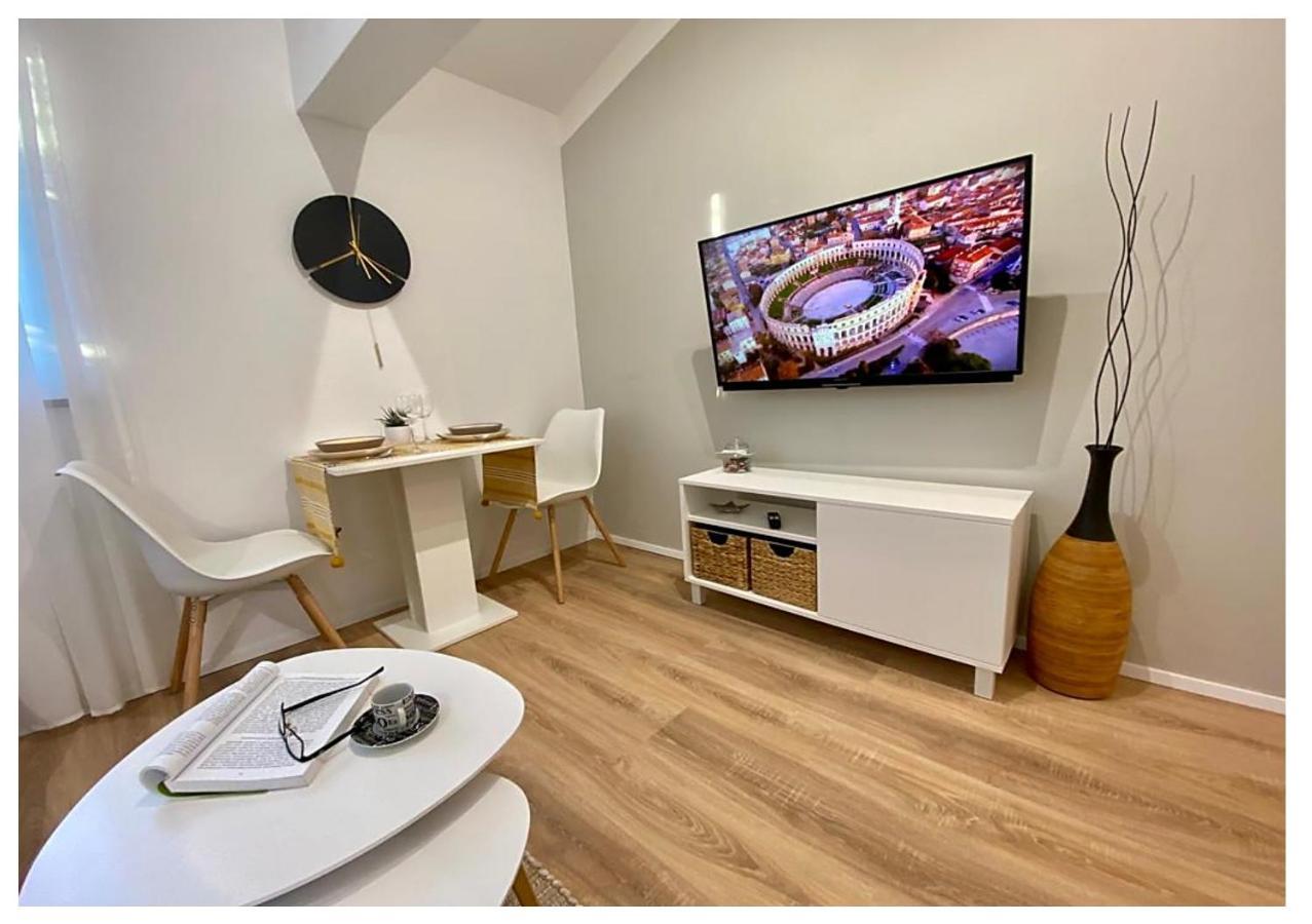 Apartments Fantasia Pula Exterior photo